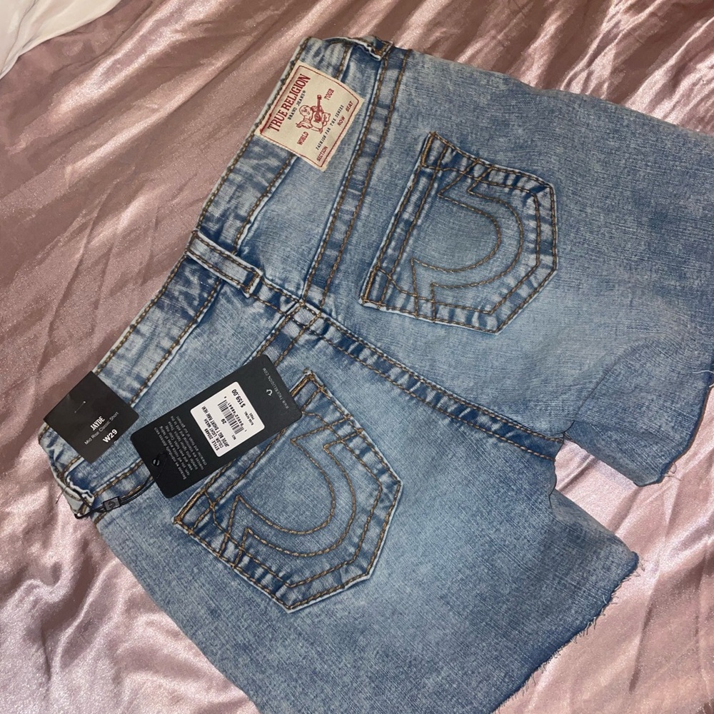 TRUE RELIGION shorts